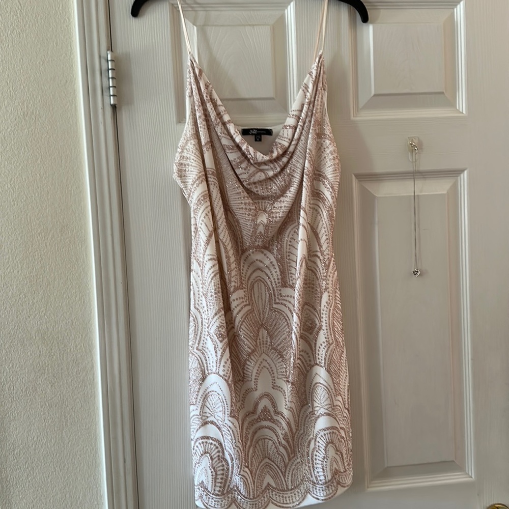 White/Cream jump appreal short dress with rose gold glitter design
